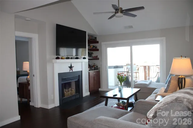 $2,700 | 18749 Vineyard Point Lane, Cornelius, NC 28031