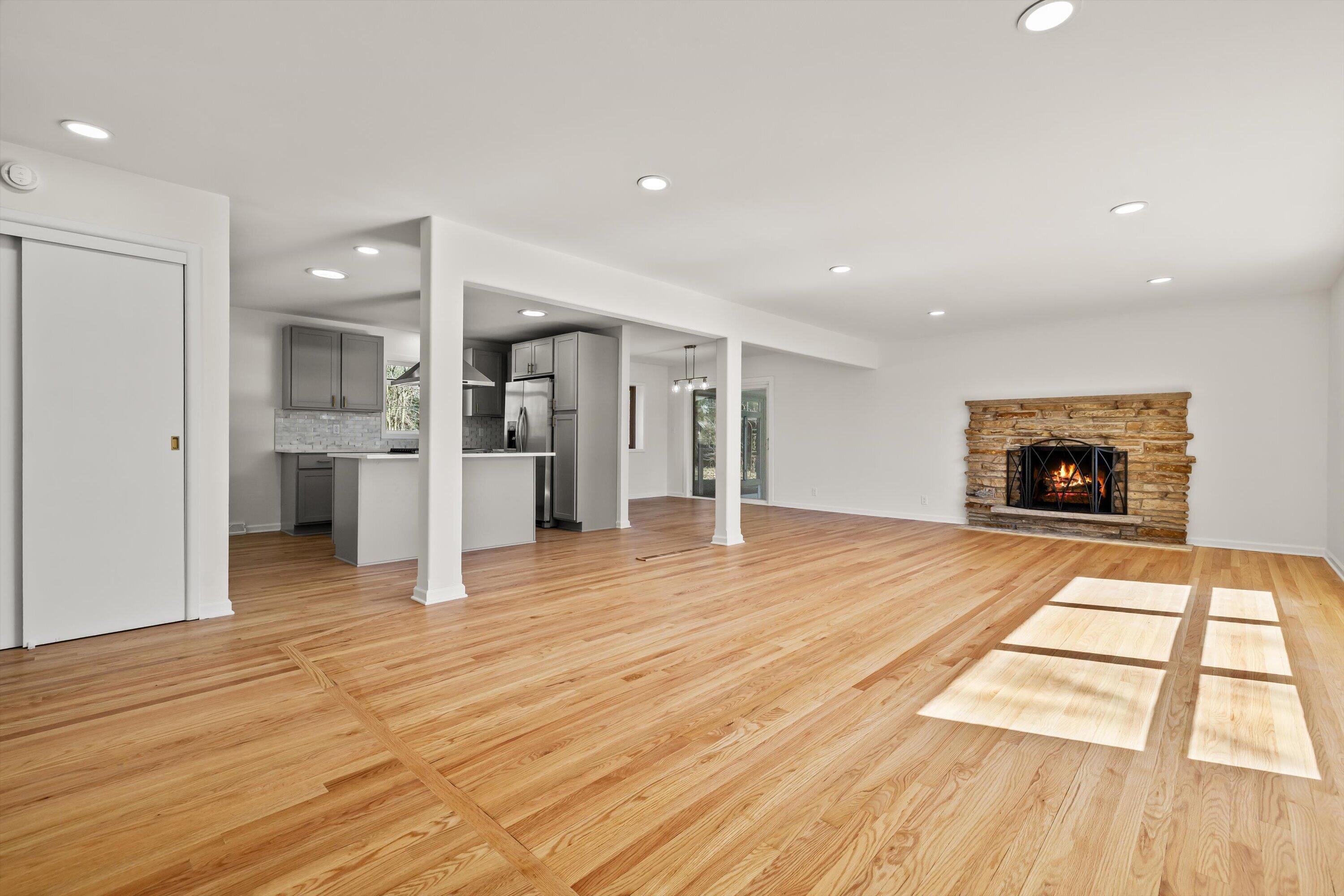 5506 82nd Street Pleasant Prairie, WI 53142 - Photo 3 of 41 03-01-IMG_0239