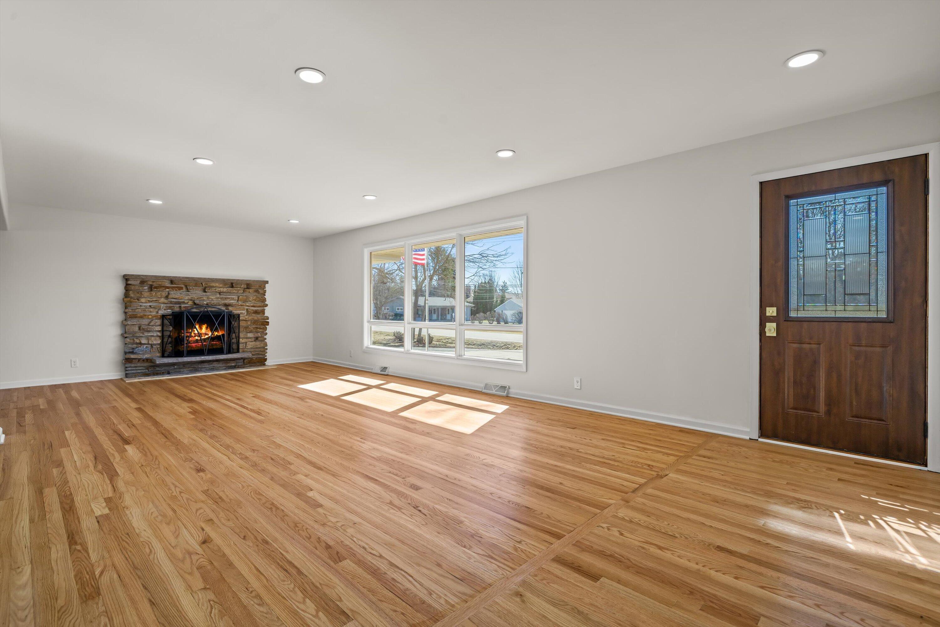 5506 82nd Street Pleasant Prairie, WI 53142 - Photo 5 of 41 05-03-IMG_0251