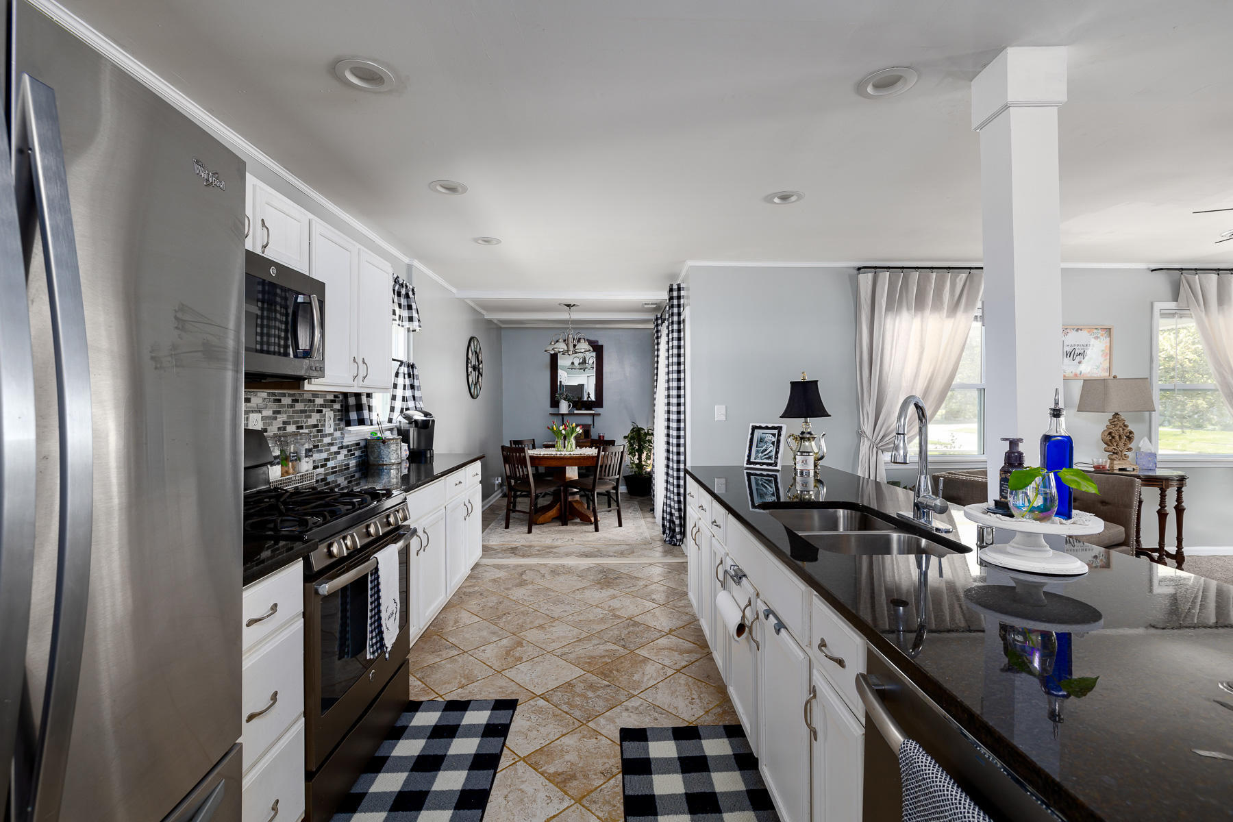 3316 Radiance Road Louisville, KY 40220 - Photo 6 of 22 Kitchen