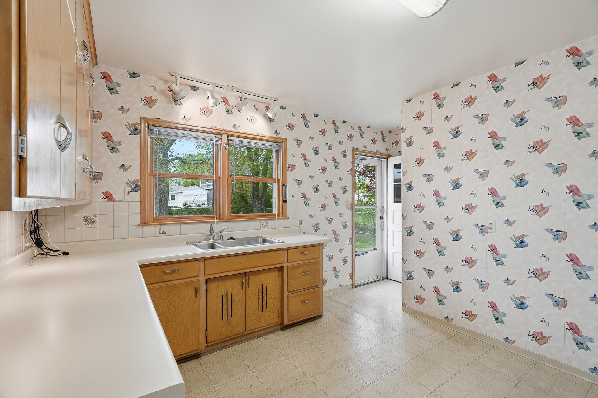 1633 West Rome Avenue St. Paul, MN 55116 - Photo 12 of 38 Gallery Image 12