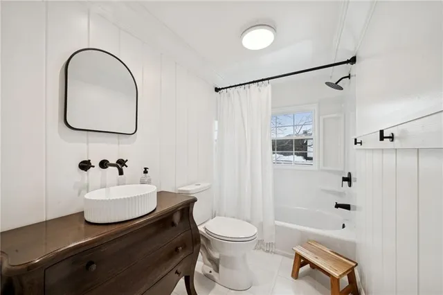 $227,500 | 221 Hawthorne Street, Johnstown, PA 15904