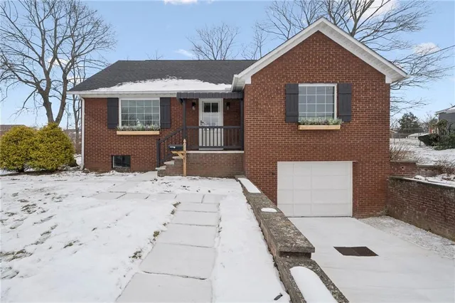 $227,500 | 221 Hawthorne Street, Johnstown, PA 15904