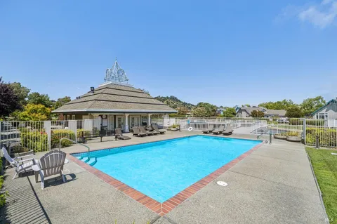 $2,695,000 | 5 Elizabeth Circle, Greenbrae, CA 94904