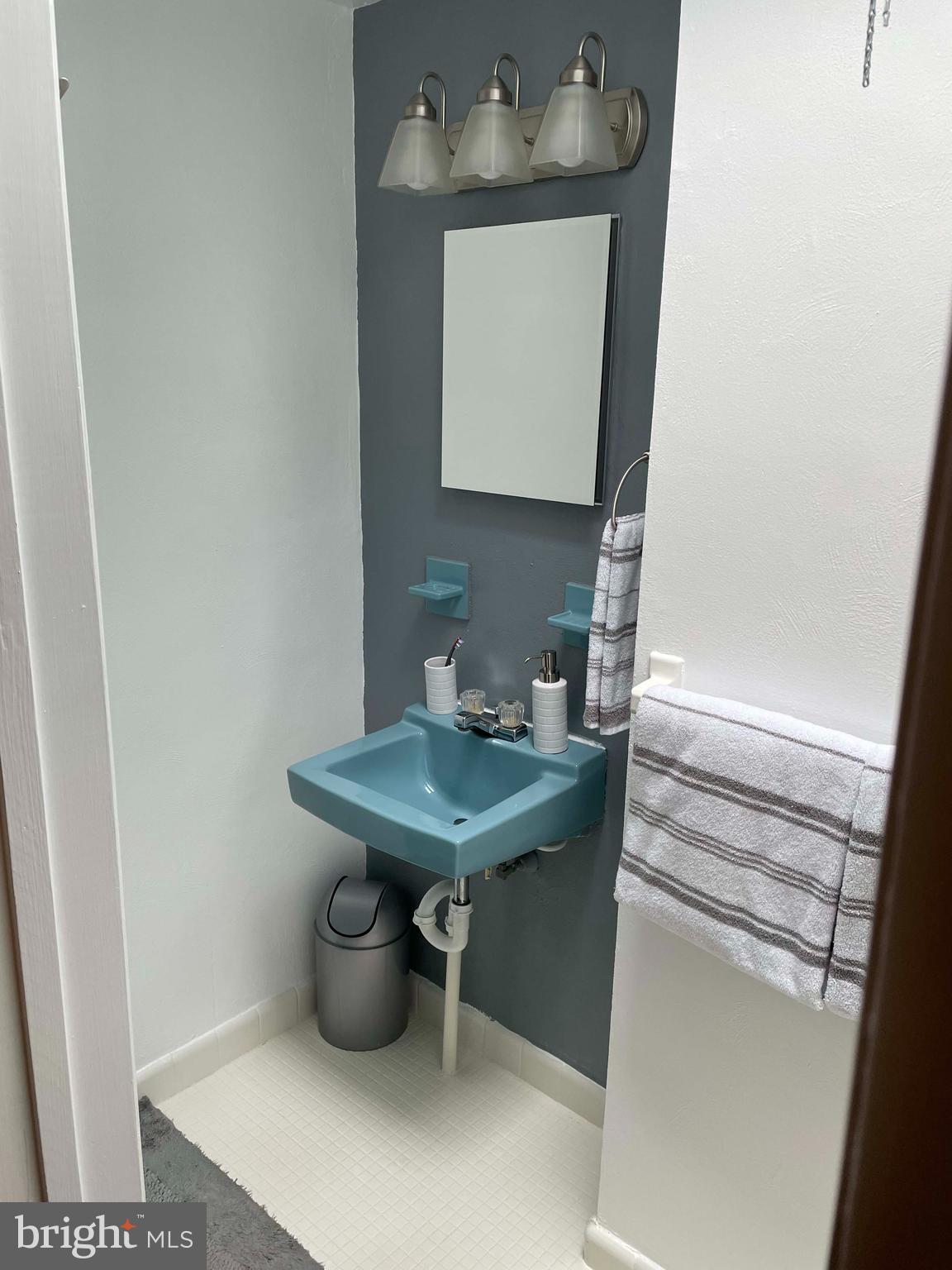 4008 Elson Road Brookhaven, PA 19015 - Photo 15 of 31 Master bathroom