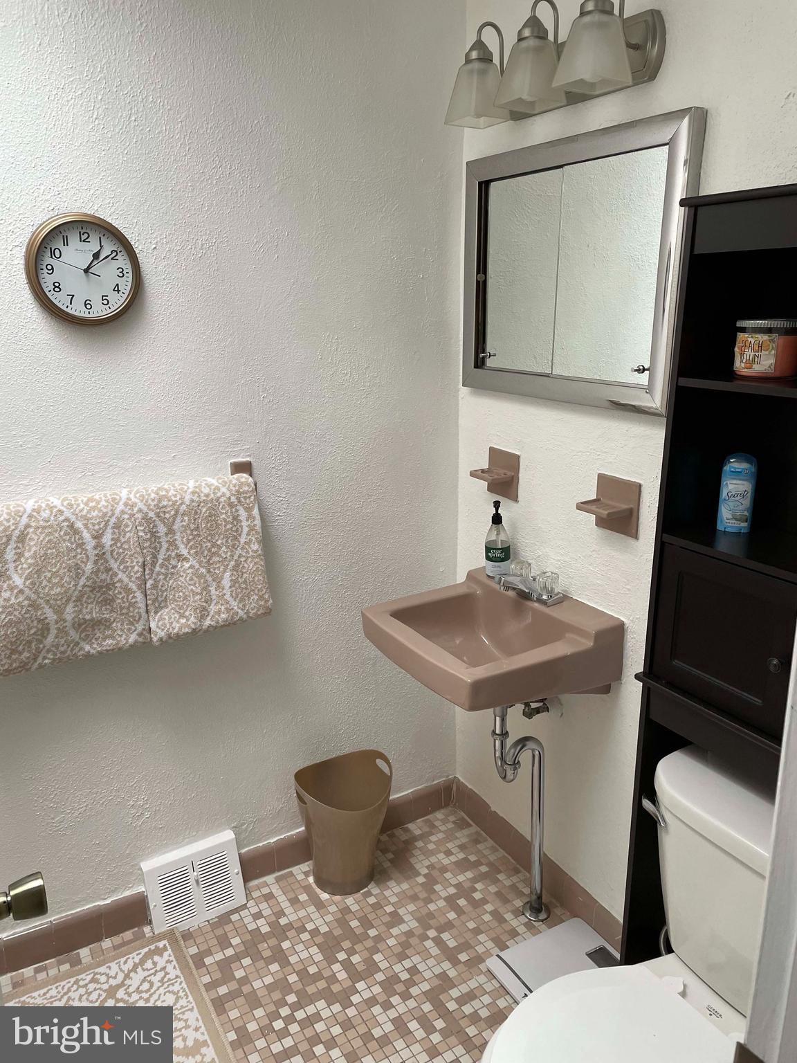 4008 Elson Road Brookhaven, PA 19015 - Photo 19 of 31 Hall bathroom
