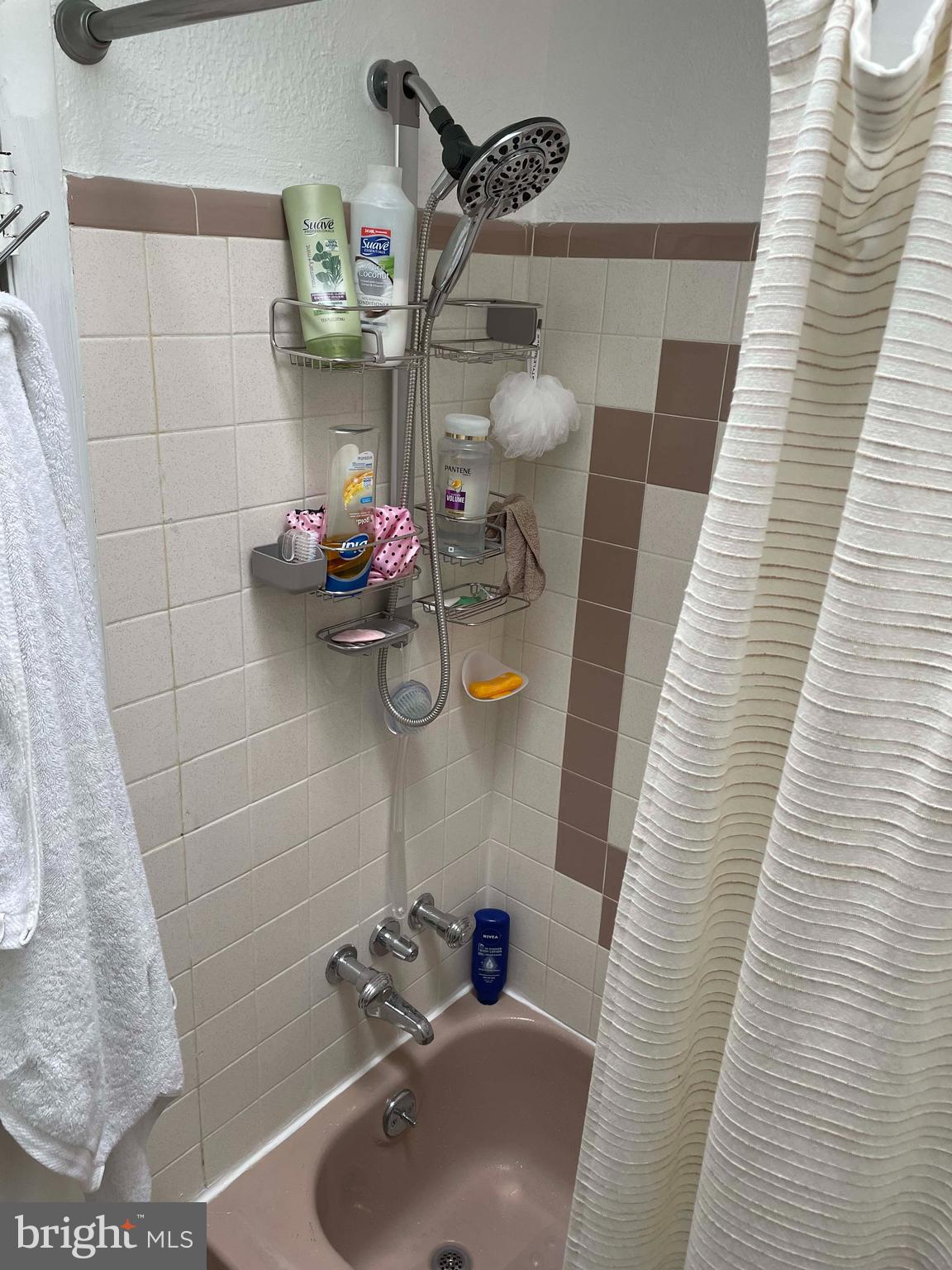 4008 Elson Road Brookhaven, PA 19015 - Photo 20 of 31 Hall bathroom
