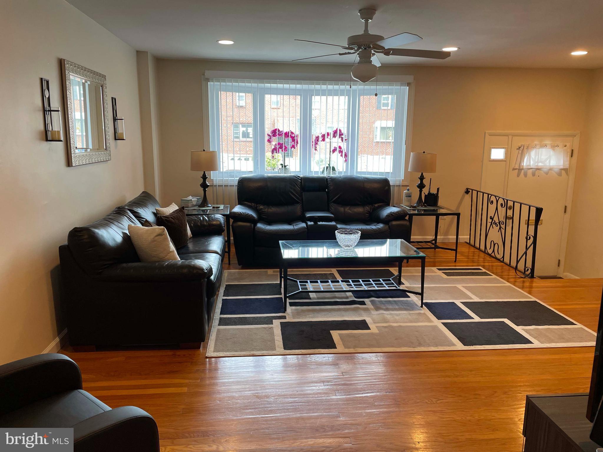 4008 Elson Road Brookhaven, PA 19015 - Photo 5 of 31 Living Room