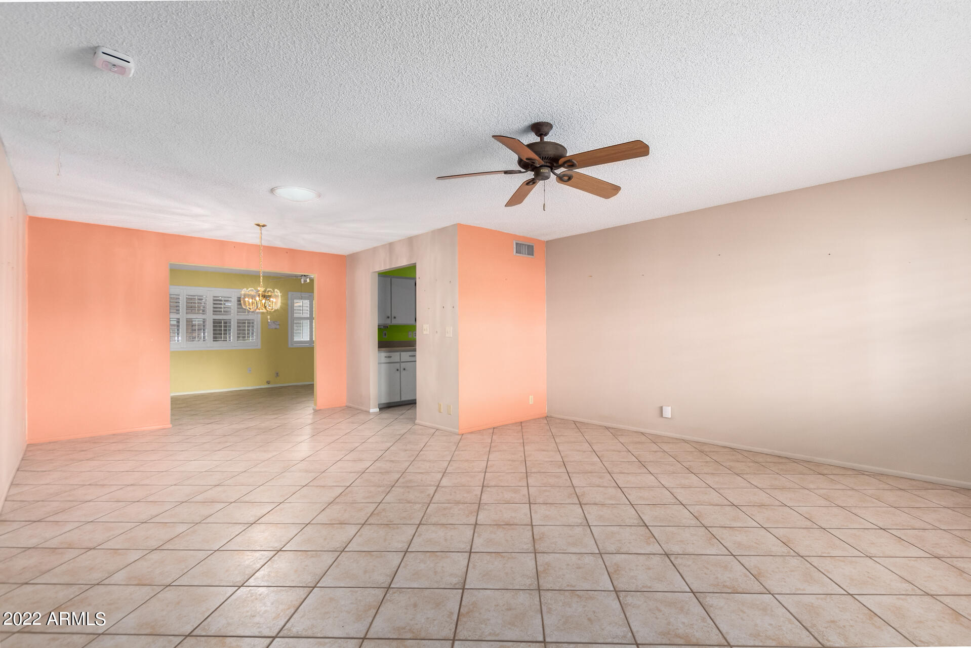 6433 East Adobe Road Mesa, AZ 85205 - Photo 5 of 23 Living room
