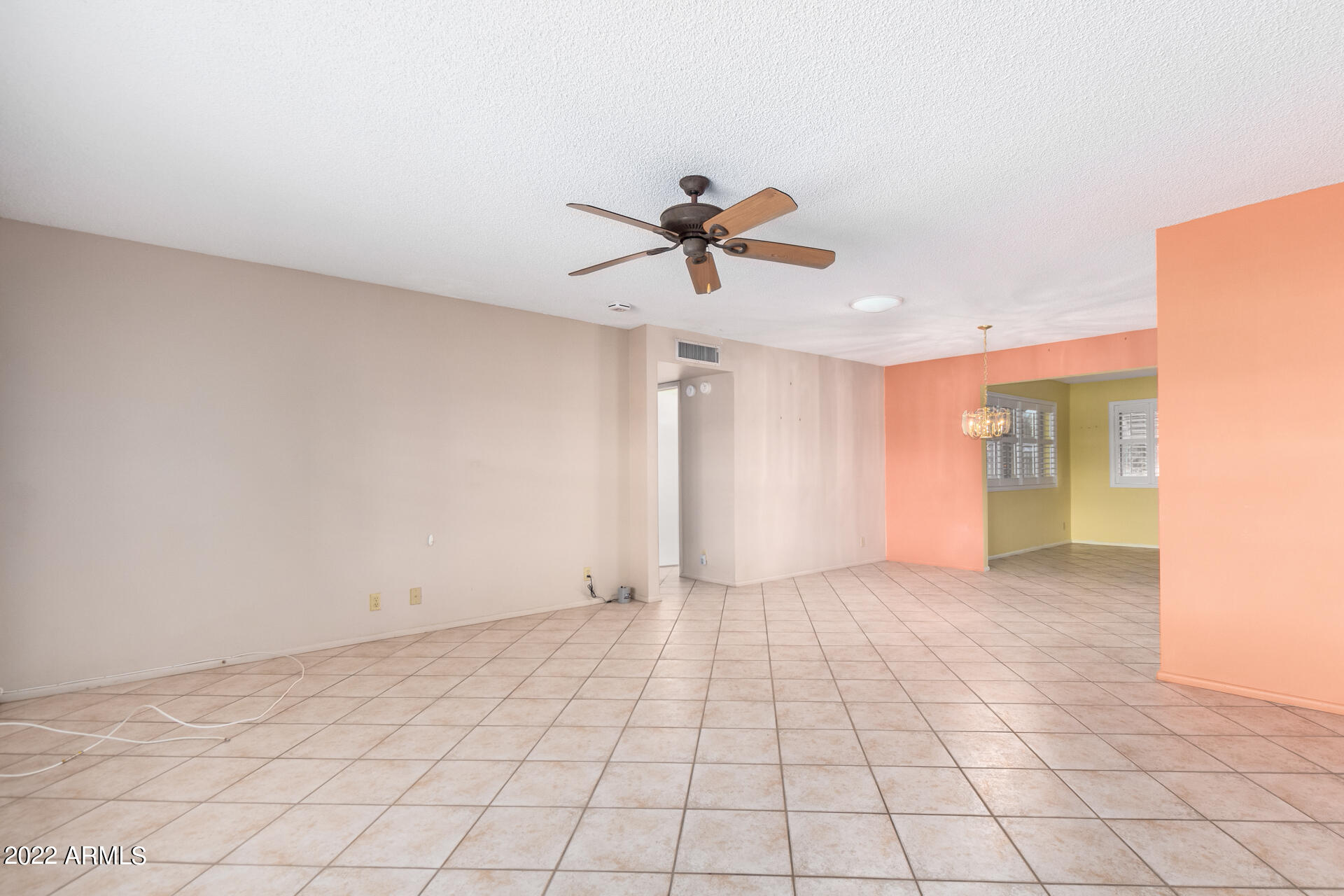 6433 East Adobe Road Mesa, AZ 85205 - Photo 6 of 23 Living room
