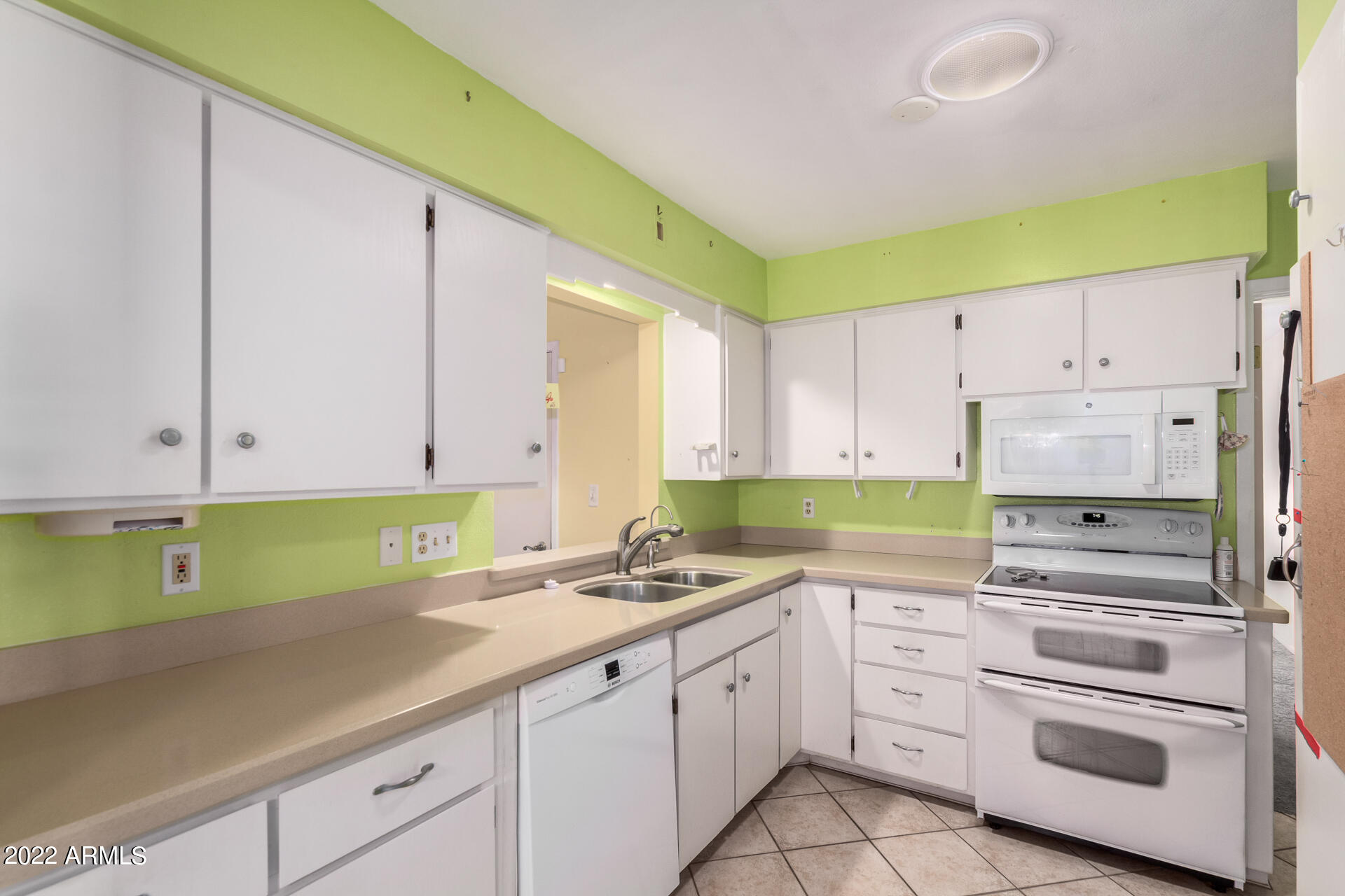 6433 East Adobe Road Mesa, AZ 85205 - Photo 8 of 23 Kitchen