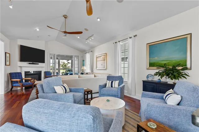 $2,555,000 | 59 Carnegie Harbor Drive, Portsmouth, RI 02871