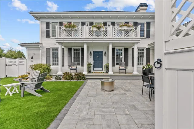 $2,555,000 | 59 Carnegie Harbor Drive, Portsmouth, RI 02871