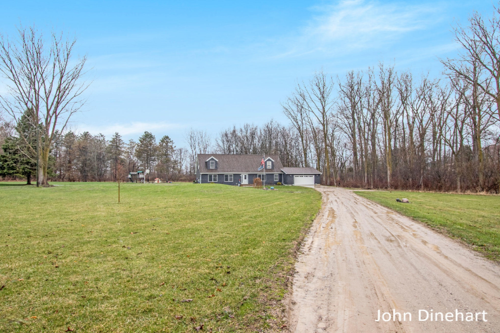 9817 Marsalle Road Portland, MI 48875 - Photo 3 of 32 IMG_7404