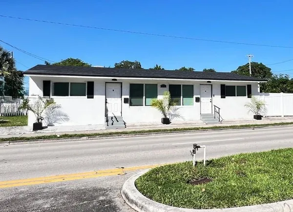 $745,000 | South Middle River, Fort Lauderdale, FL 33304