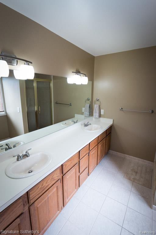 839 Stanford Circle Rochester, MI 48309 - Photo 29 of 48 Stradford Circle (42 of 50).jpg