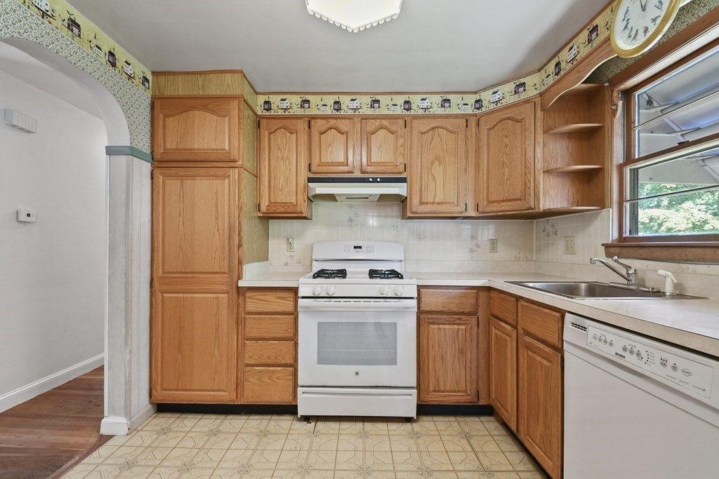 4 Wesson Road Ashland, MA 01721 - Photo 8 of 39