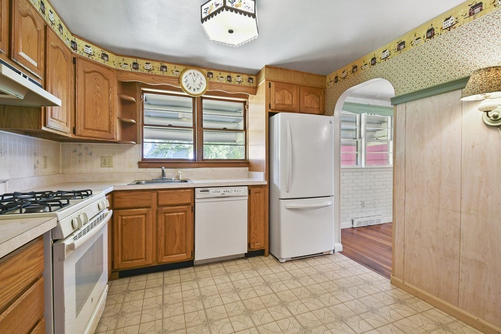 4 Wesson Road Ashland, MA 01721 - Photo 9 of 39