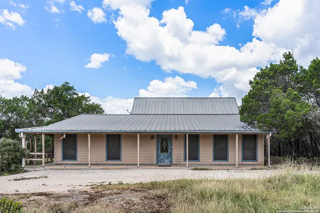 $399,999 | 130 Ranch Road, Pipe Creek, TX 78063