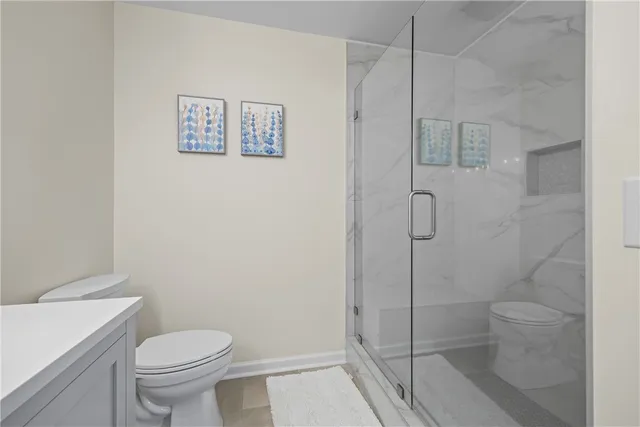 $595,000 | 94 Point Pl Drive, Westminster, SC 29693