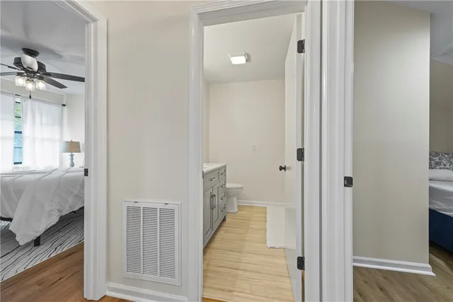 $595,000 | 94 Point Pl Drive, Westminster, SC 29693