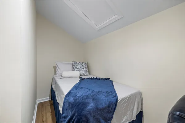 $585,000 | 94 Point Pl Drive, Westminster, SC 29693