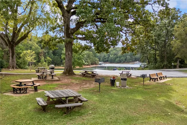 $595,000 | 94 Point Pl Drive, Westminster, SC 29693