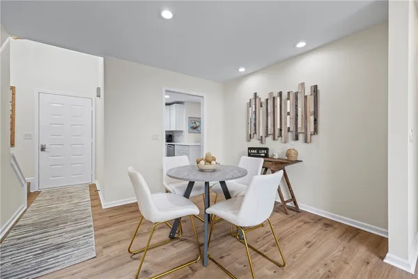 $585,000 | 94 Point Pl Drive, Westminster, SC 29693