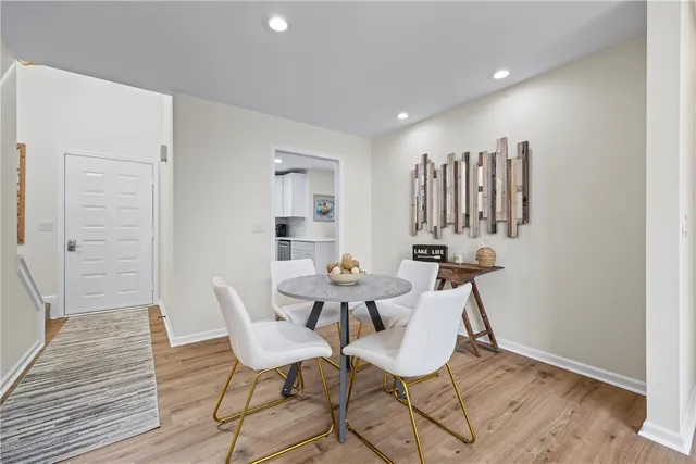 $595,000 | 94 Point Pl Drive, Westminster, SC 29693