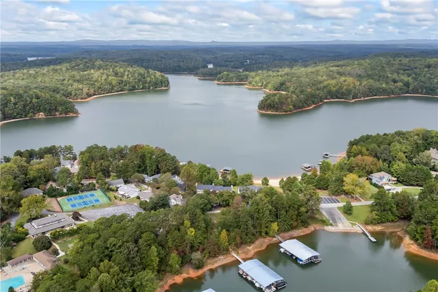 $595,000 | 94 Point Pl Drive, Westminster, SC 29693