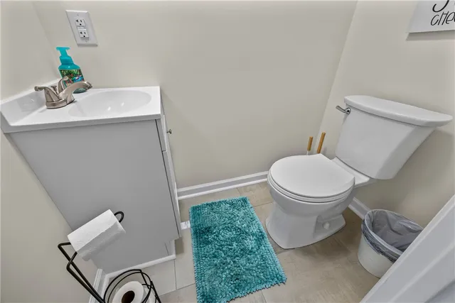 $595,000 | 94 Point Pl Drive, Westminster, SC 29693