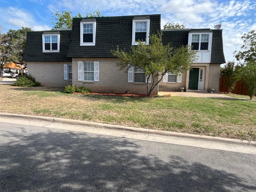 302 Hill Glen Glen Rose, TX 76043 - Photo 1 of 17