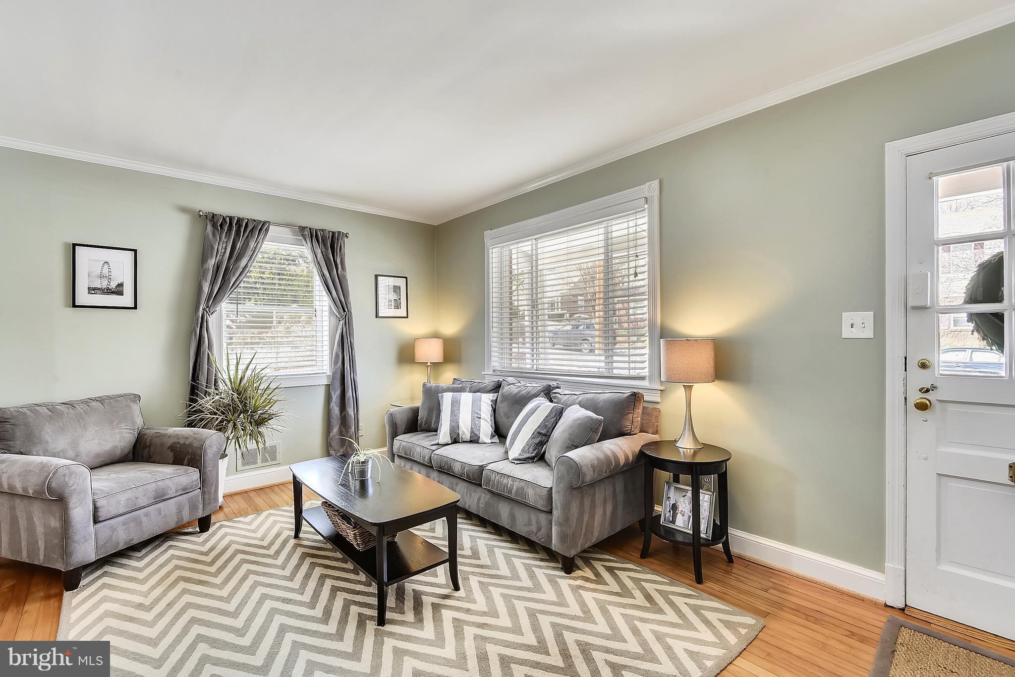 1712 Brisbane Street Silver Spring, MD 20902 - Photo 6 of 30 Living Room