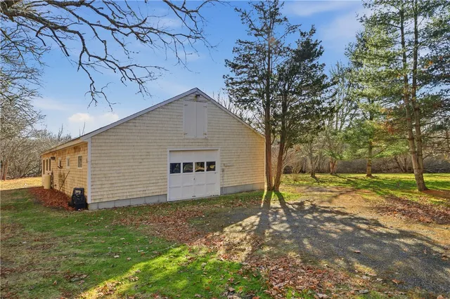 $2,000 | 46 Simmons Road, Unit A, Little Compton, RI 02837