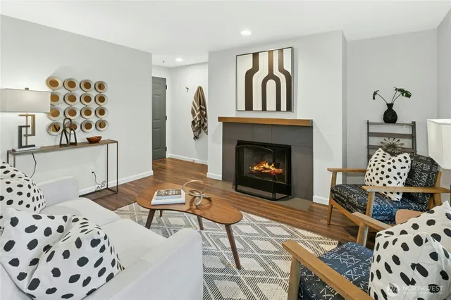 $450,000 | 580 Front Street South, Unit C114, Issaquah, WA 98027