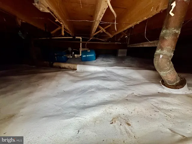 swimming pool view with a yard