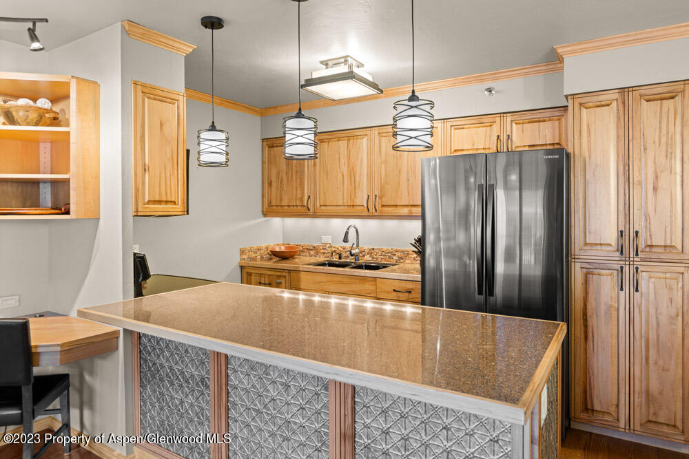 400 Wood Road, Unit 2113H Snowmass Village, CO 81615 - Photo 3 of 12 Kitchen