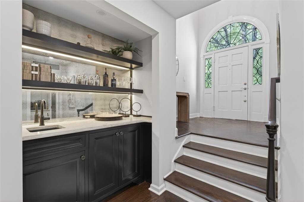 11 Mooregate Square Northwest Atlanta, GA 30327 - Photo 4 of 26