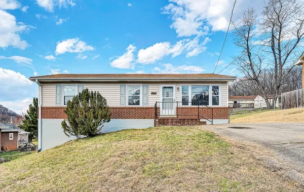$249,000 | 1378 Craig Robertson Road Southeast, Roanoke, VA 24014