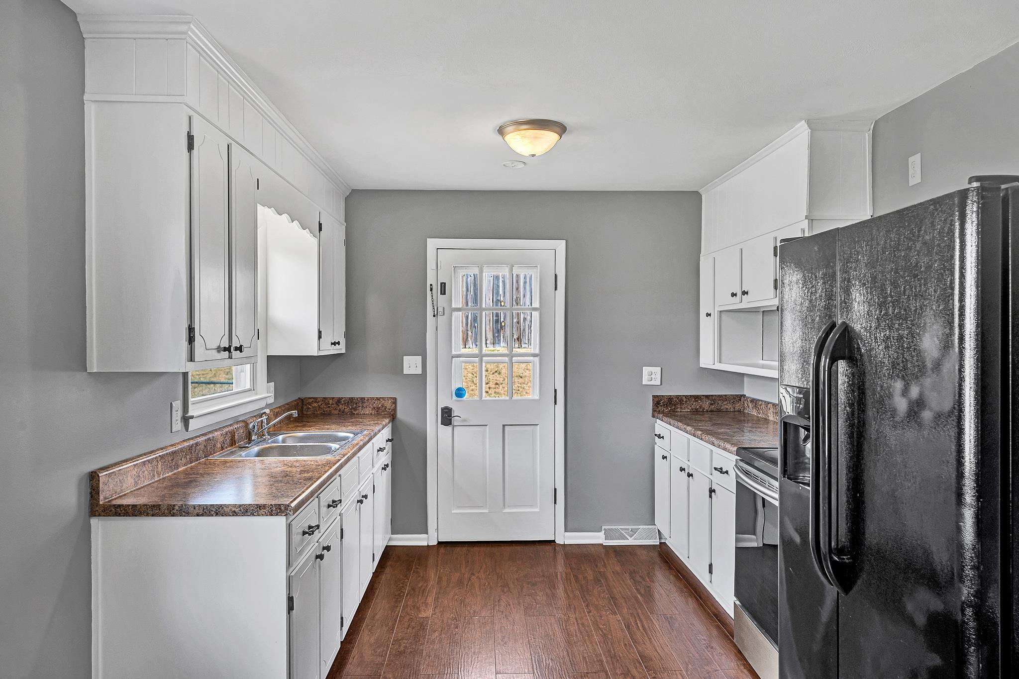 1378 Craig Robertson Road Southeast Roanoke, VA 24014 - Photo 7 of 17 Eat-In Kitchen