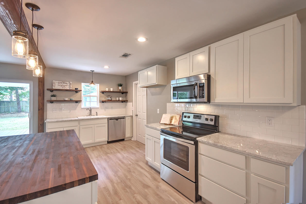 603 Beauregard Road Summerville, SC 29486 - Photo 3 of 15 DSC_0961_2_3