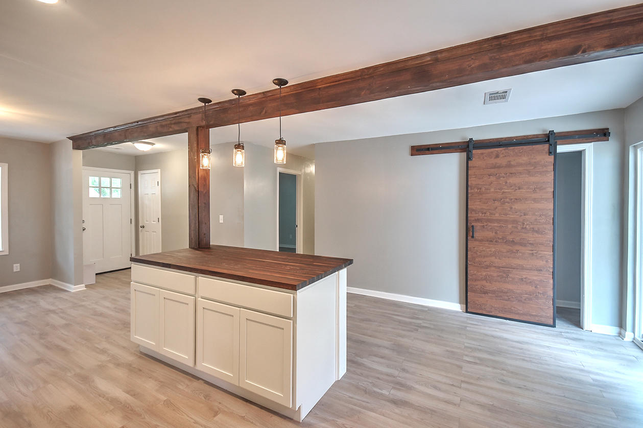 603 Beauregard Road Summerville, SC 29486 - Photo 5 of 15 DSC_0970_1_2