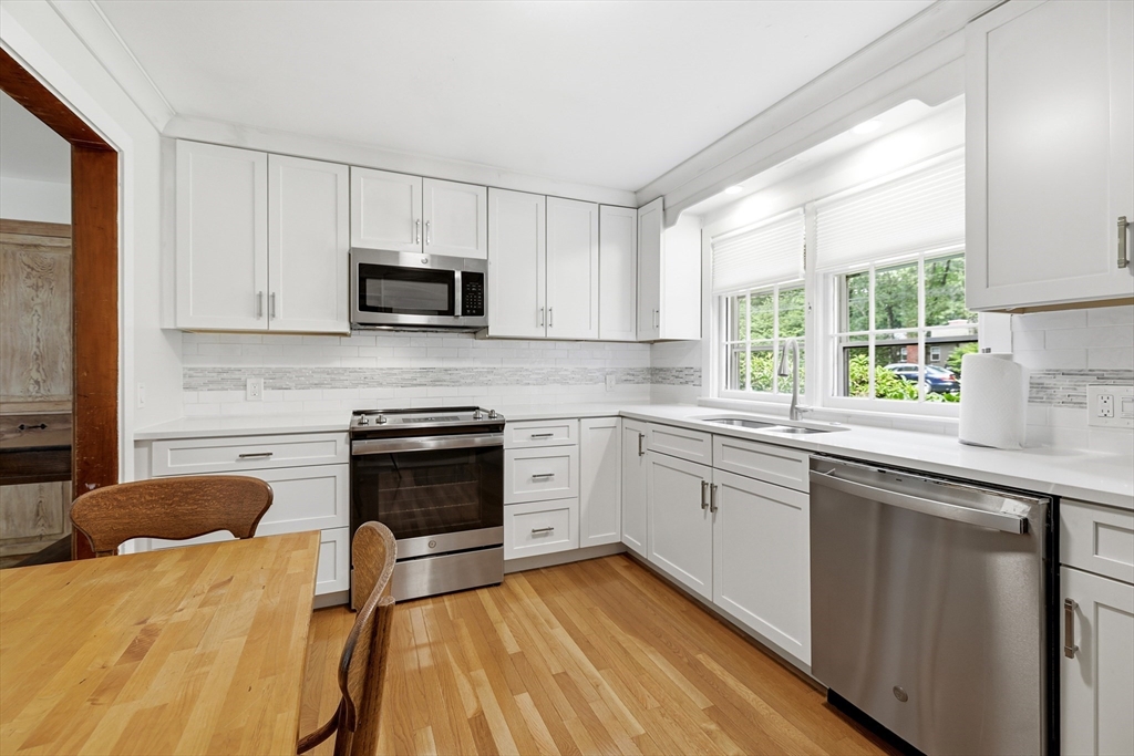 18 Red Gate Lane Amherst, MA 01002 - Photo 3 of 30 Gallery Image 3