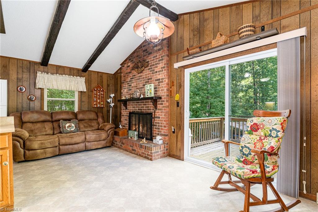 1387 Sullivan Road Thomasville, NC 27360 - Photo 5 of 21