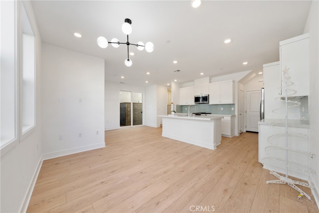 322 Proctor Irvine, CA 92618 - Photo 5 of 41