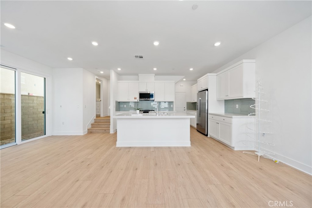 322 Proctor Irvine, CA 92618 - Photo 6 of 41