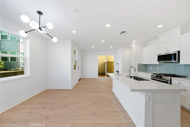 $1,460,000 | 322 Proctor, Irvine, CA 92618