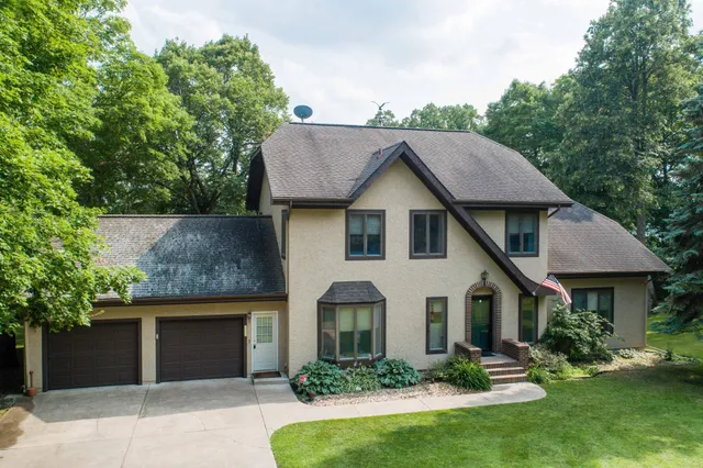 $1,099,900 | 40861 Acorn Drive, Dent, MN 56528