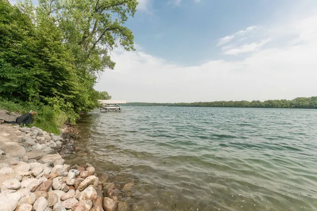 $1,099,900 | 40861 Acorn Drive, Dent, MN 56528