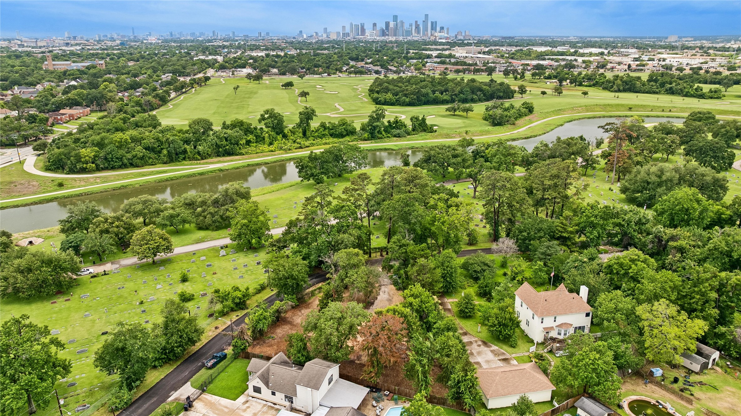 7002 Santa Maria Street Houston, TX 77023 - Photo 1 of 4